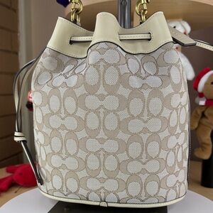COACH FIELD BUCKET BAG SIGNATURE JACQUARD _ 45U385